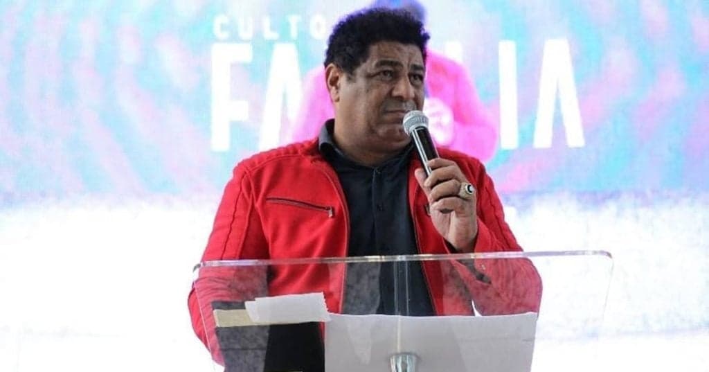 Marcos Antônio traiu a esposa Sarney Savan com garota de programa (Foto: Reprodução)