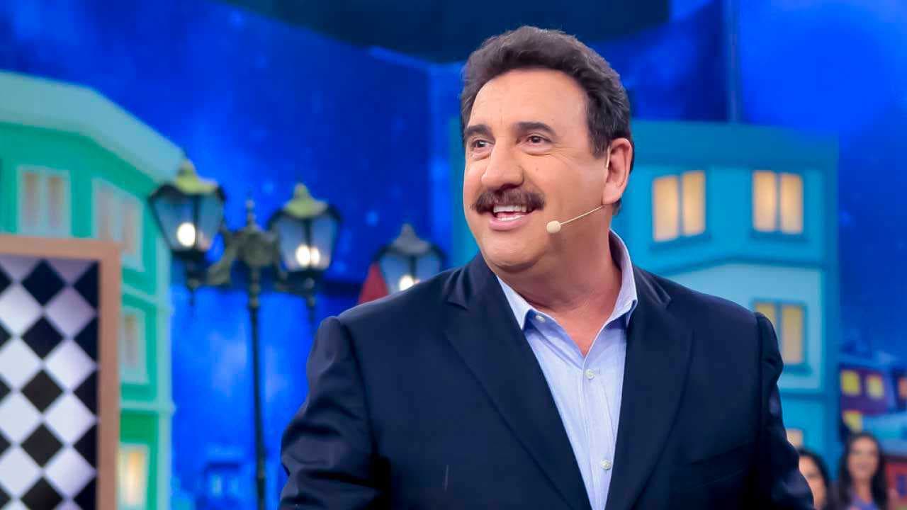 O famoso apresentador do SBT, Ratinho (Foto: Reprodução/Instagram) O famoso apresentador do SBT, Ratinho (Foto: Reprodução/Instagram)