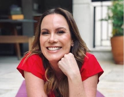 Aos 51 anos, Regina Volpato leva homens à loucura ao surgir em foto sensual: "Que delícia de mulher"