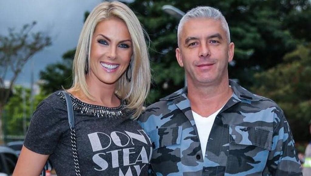 Marido de Ana Hickmann faz comentário obsceno durante brincadeira e apresentadora chama atenção do empresário: “Alezinho tá aqui”