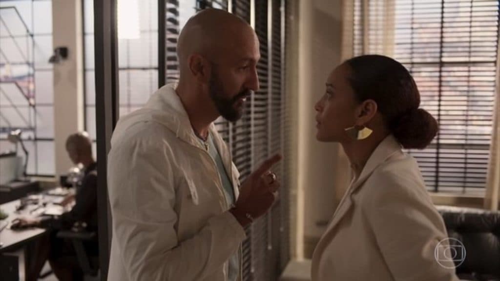 Álvaro e Vitória em cena de Amor de Mãe Álvaro e Vitória em cena de Amor de Mãe