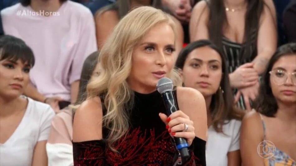 Angélica durante o programa Altas Horas Imagem: reprodução) Angélica durante o programa Altas Horas Imagem: reprodução)