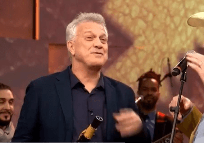 Pedro Bial é flagrado em foto raríssima brincando com a filhinha de 2 anos; veja