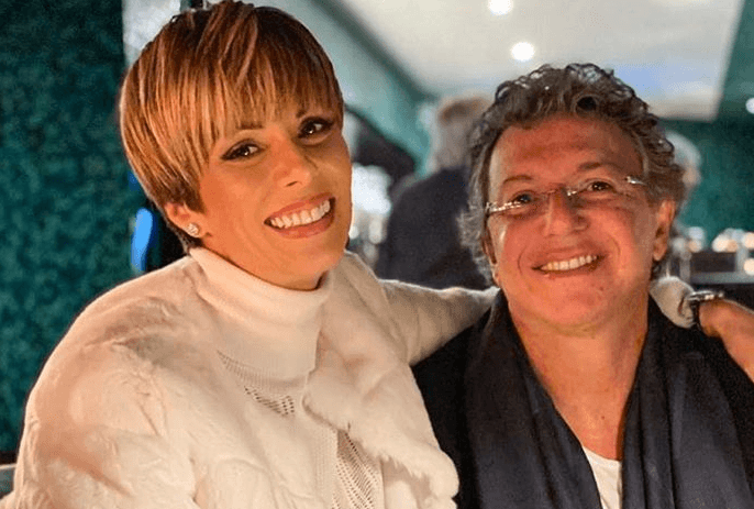 Após envolver Ana Furtado em escândalo, Boninho ignora polêmica e expõe a própria mulher