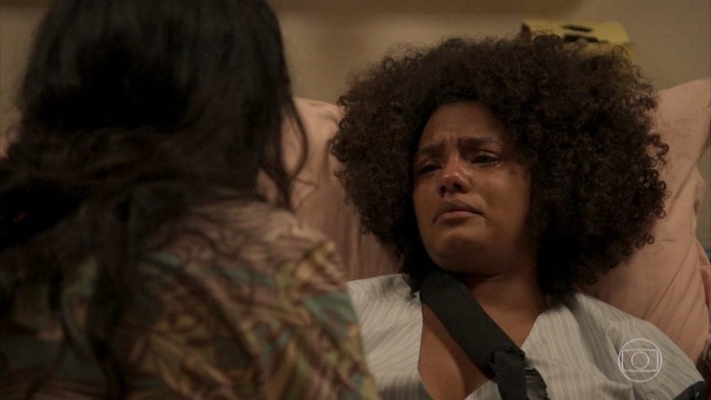 Amor de Mãe: Camila é atingida por desgraça, sangra e sofre perda irreparável