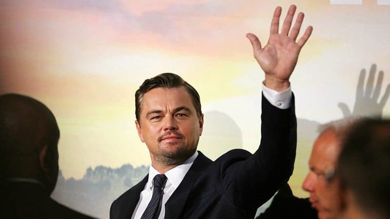 Herói! Leonardo DiCaprio salva vida de homem que estava perdido no mar à 11 horas