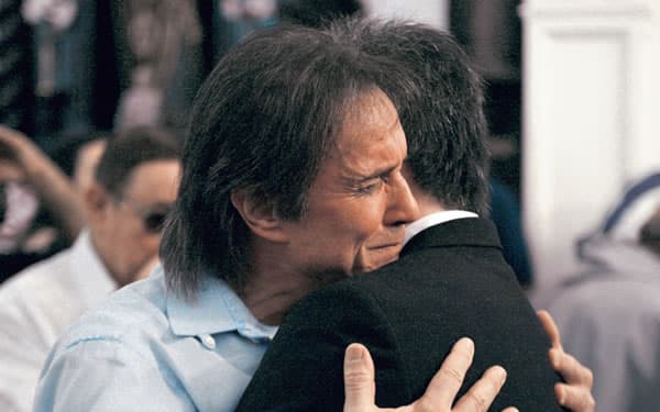 Em choque! Roberto Carlos, em meio à polêmicas, troca socos com o seu melhor amigo e foto é divulgada