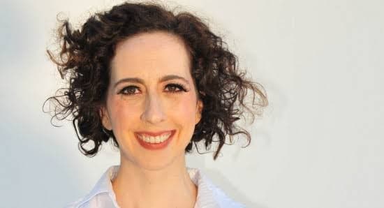 Atriz da Globo Mariana Armellini surge irreconhecível em novo papel em novela; veja