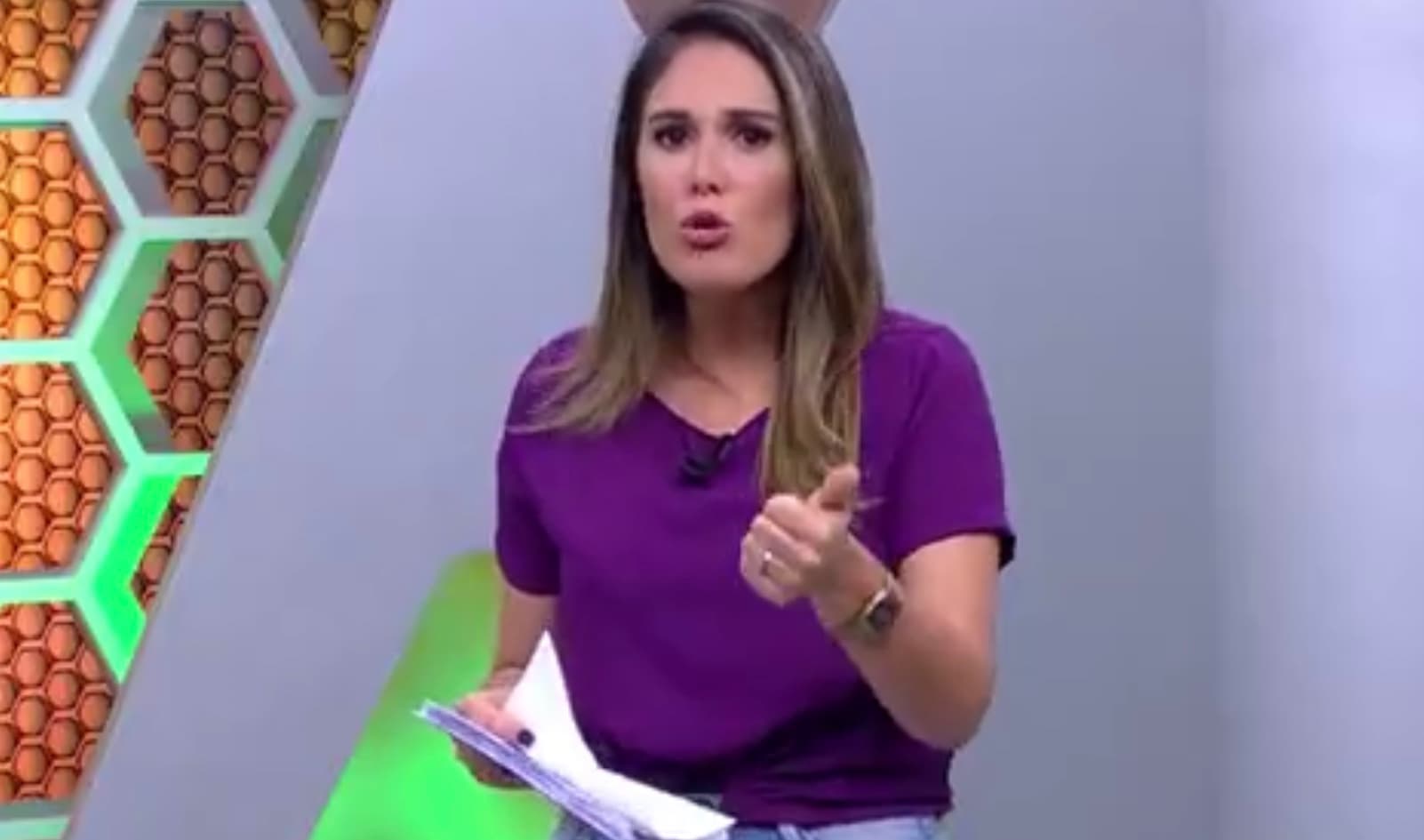 Kelly Costa é a apresentadora do Globo Esporte no Rio Grande do Sul (foto: reprodução/RBSTV)
