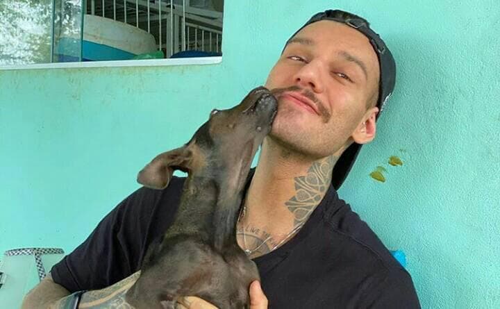 Lucas Lucco adota cachorra deficiente e relato comove: "Atropelada por um trem"