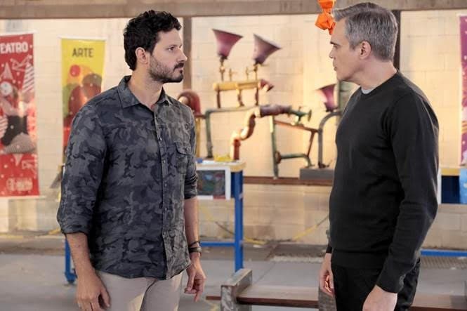 As Aventuras de Poliana: Ciumento, Marcelo parte para cima de Pendleton e briga estoura na escola de Ruth