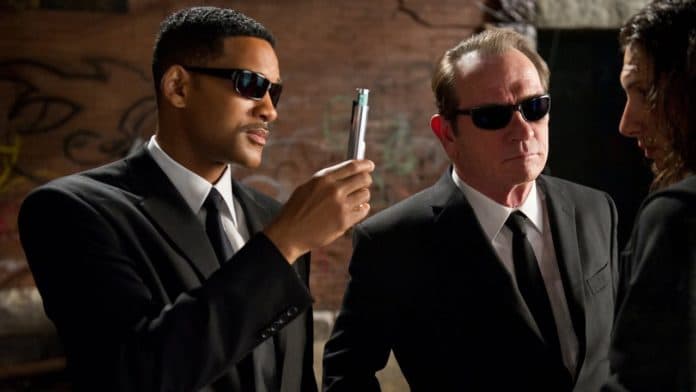 Globo vai exibir o filme MIB – Homens de Preto 3 na Sessão da Tarde desta terça-feira (14)