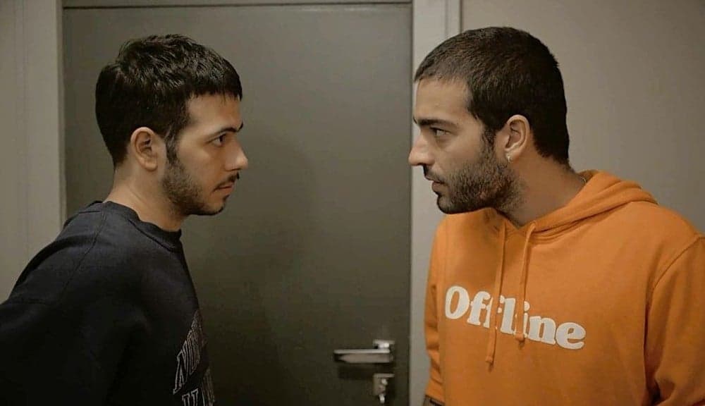 Amor de Mãe: Vitória descobre farsa e Sandro esconde segredo de Vinicius