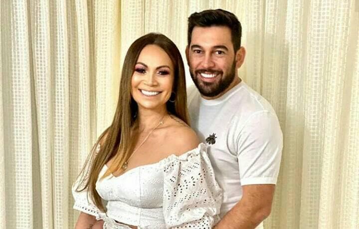 Solange Almeida surge arrasada e abatida após separação e desabafo intriga: 'Amar não é o suficiente'