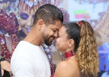 Viviane Araújo é flagrada em momento íntimo com o namorado e fotos quentes vem à tona