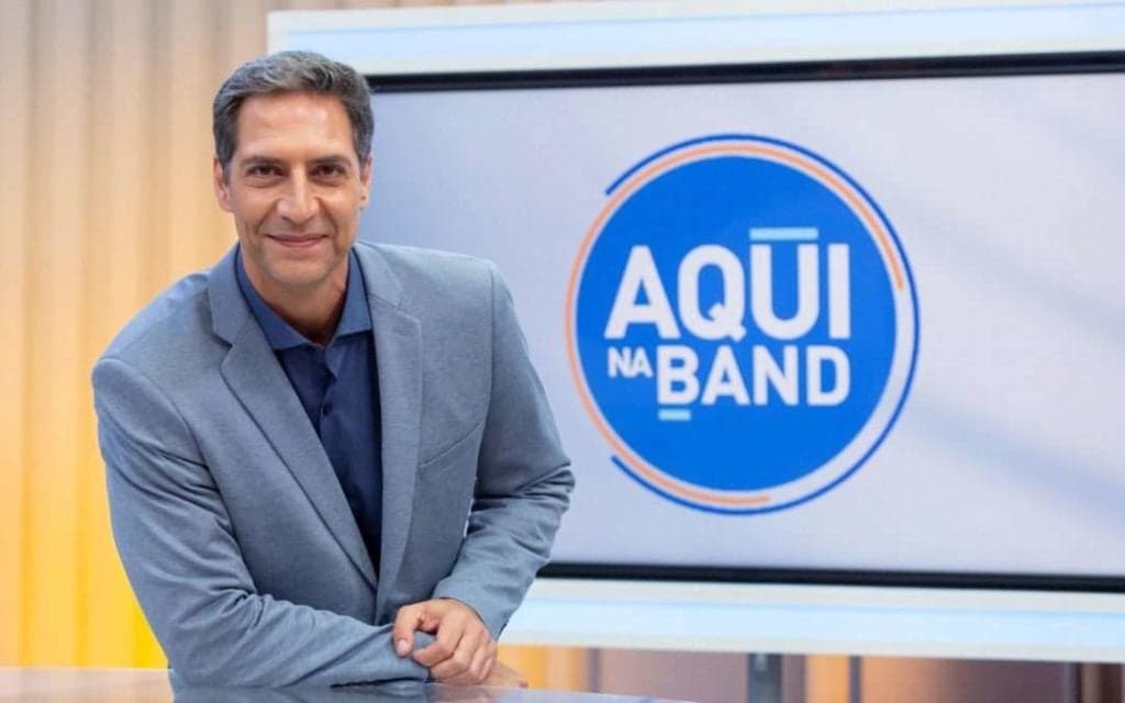 Na brincadeira! Datena e Luis Ernesto Lacombe saem na porrada pelos corredores da Band