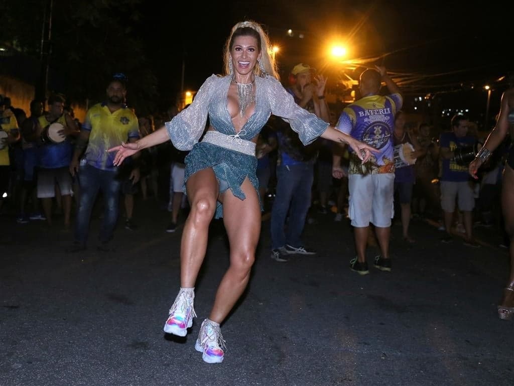 http://tvfoco.uai.com.br/wp-content/uploads/2015/05/Daniela-Mercury.jpg