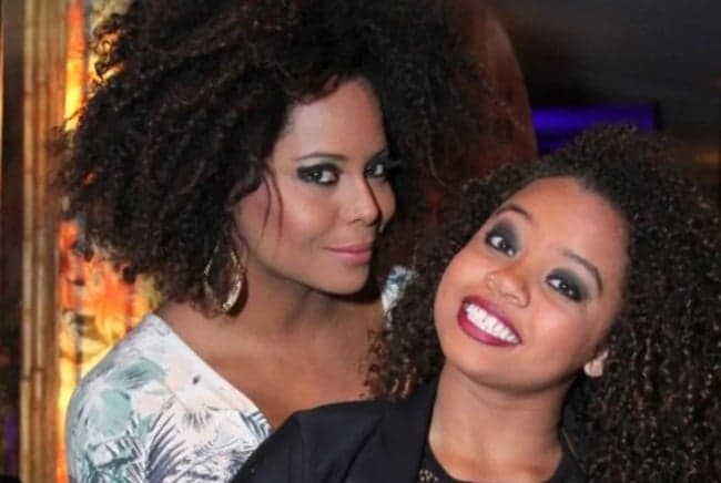 Filha de Adriana Bombom tem vídeo íntimo atribuído ao seu nome e caso vai parar na delegacia
