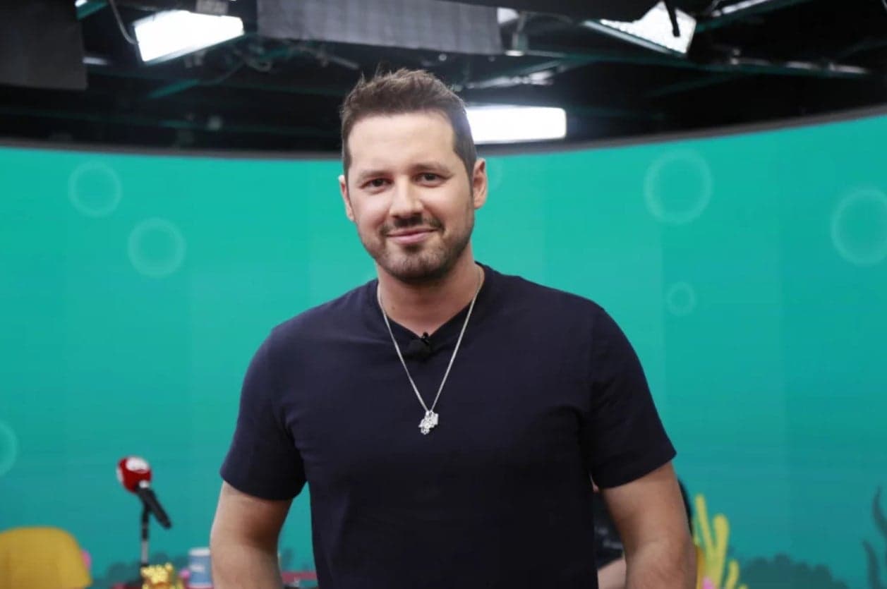 O jornalista Dony de Nuccio está feliz da vida após deixar a Globo - Foto: Reprodução O jornalista Dony de Nuccio está feliz da vida após deixar a Globo - Foto: Reprodução