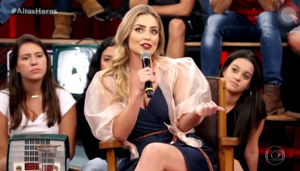 Paula defende Petrix no Altas Horas e ganha resposta na lata de convidada do programa