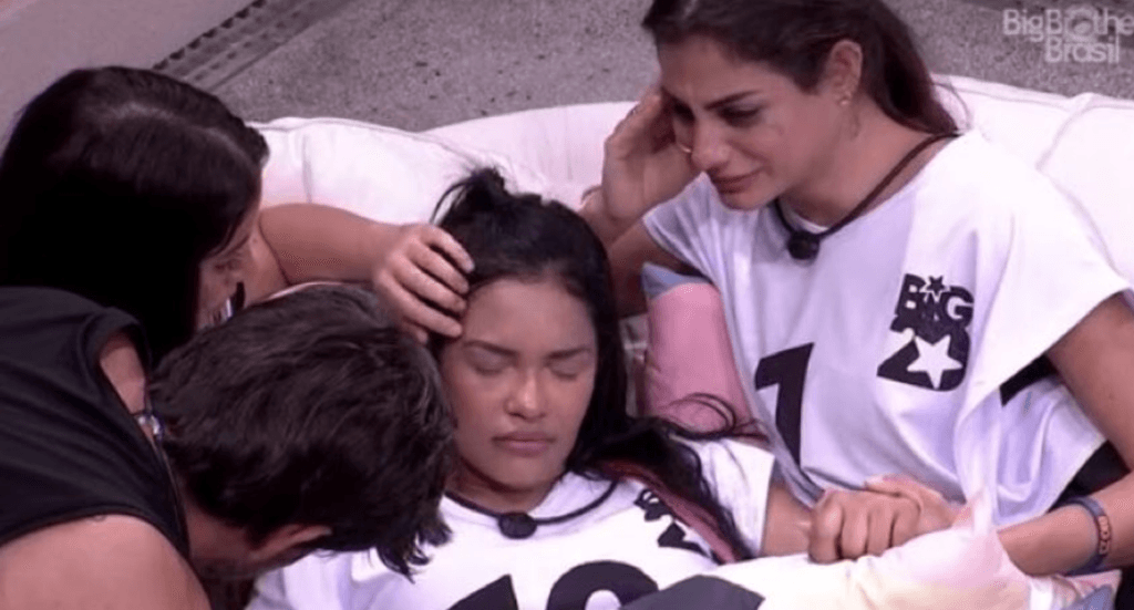 BBB20: Flay cai no paredão e chora desesperada; Rafa comemora: "Deus habita em mim"