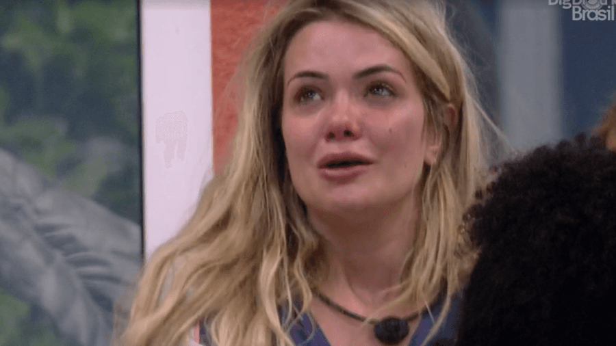 BBB20: Marcela diz que vai sair, toca o terror antes de eliminação e se descontrola