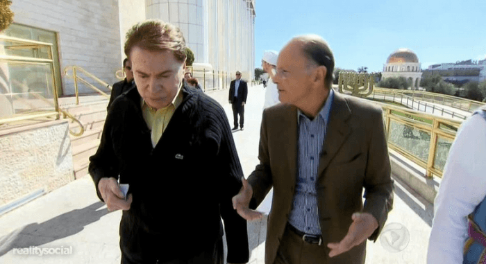 SBT passa a perna na Record na cara dura e emissora de Edir Macedo denuncia concorrente