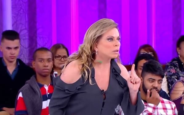 Christina Rocha passa por cima da decisão de convidada e se revolta: "Pimenta nos olhos dos outros é refresco"