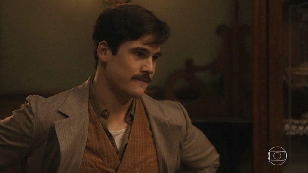 Éramos Seis: Alfredo sucumbe a dor de perder Carlos e planeja vingança
