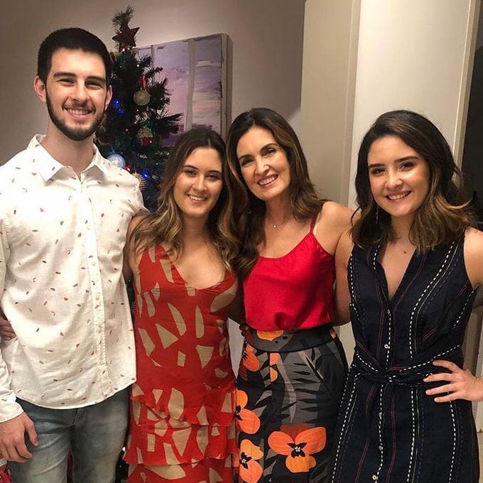 Fátima Bernardes, Beatriz, Laura e Vinicius Fátima Bernardes, Beatriz, Laura e Vinicius