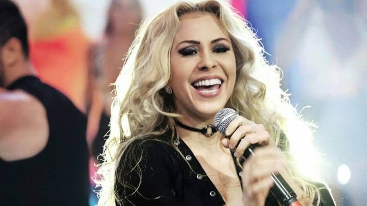 Joelma aparece de surpresa no principal programa dos EUA e é imitada por atriz famosa