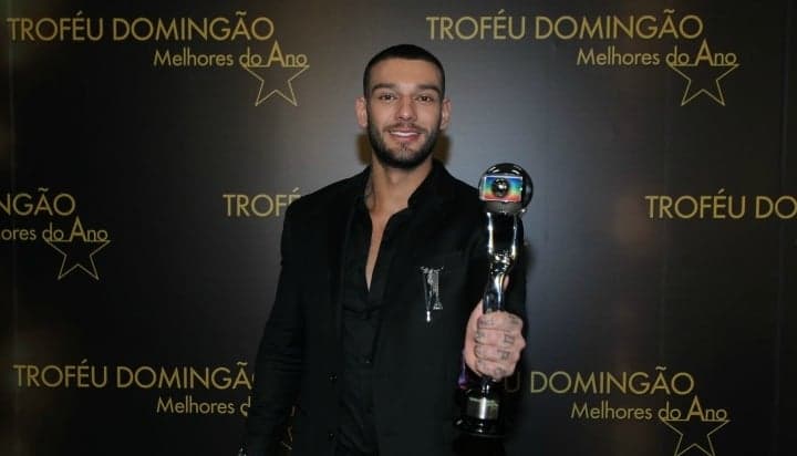 Lucas Lucco abre o jogo e fala sobre atuar em novelas da Globo: “Bem turbulento”