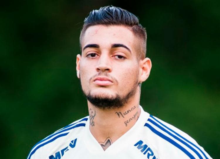 Após espancar a ex, goleiro Jean é acusado de deixar as filhas sem nada: "Vão morrer de fome"