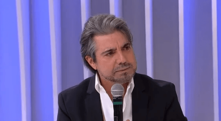 João Kleber desabafa e ressurge após término de namoro: “Página em branco”