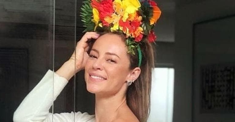 Paolla Oliveira aposta em vestido curto e deixa bumbum à mostra: "Somos imperfeitas"