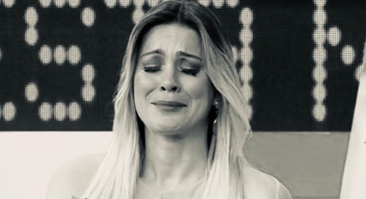 Renata Fan faz mudança no rosto e deixa público chocado com aparência irreconhecível: “O que aconteceu com ela?”