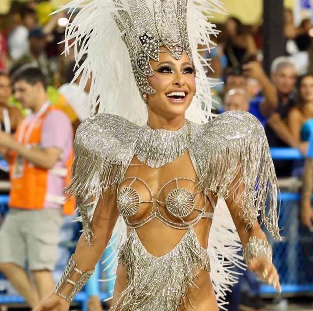 http://tvfoco.uai.com.br/wp-content/uploads/2015/05/Daniela-Mercury.jpg