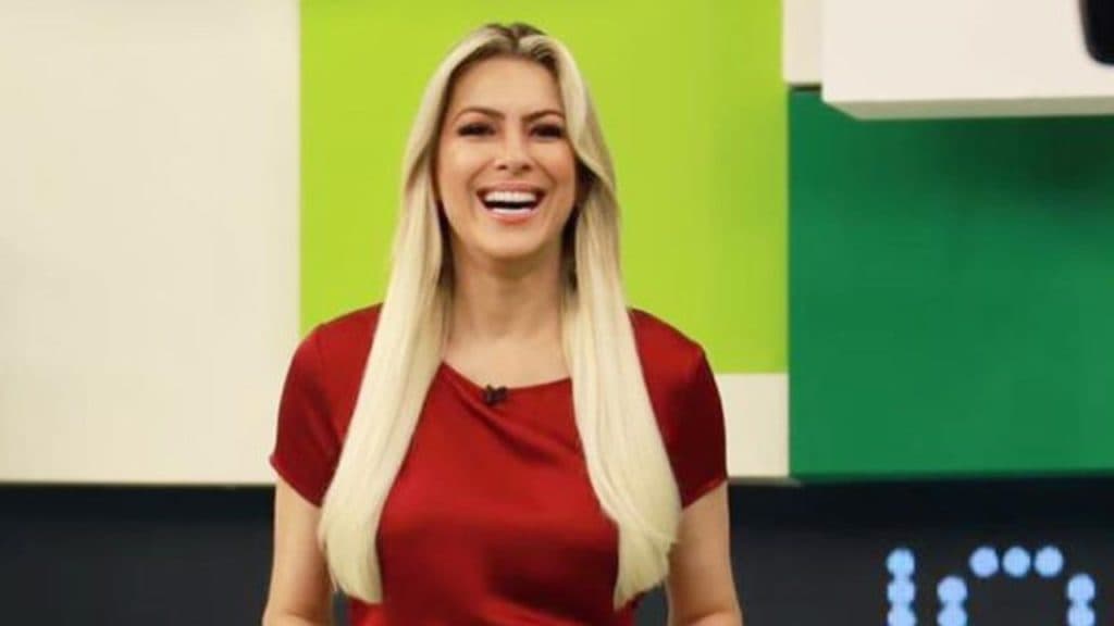 Renata Fan revela ter profunda relação íntima com Messi