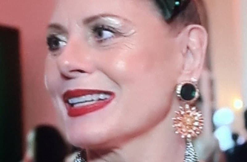 Vera Fischer perde a linha aos 68 anos e surge completamente bêbada em programa ao vivo da RedeTV!