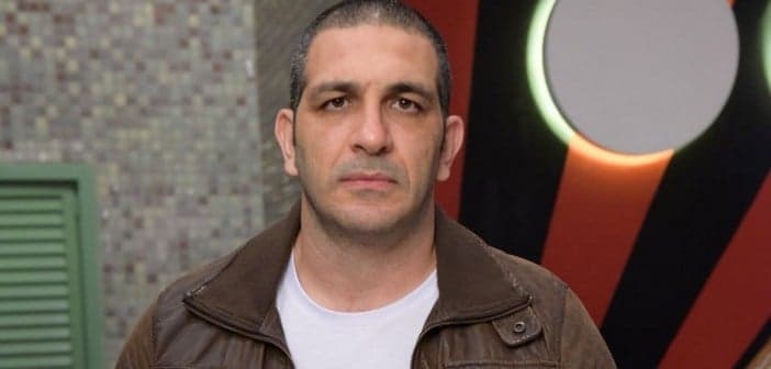 Amor Sem Igual: Apaixonado, Duplex perde a vergonha e pede prostituta em casamento