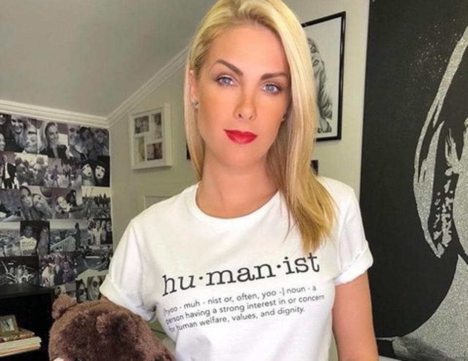 Ana Hickmann radicaliza o visual, muda cor de cabelos e resultado é arrebatador