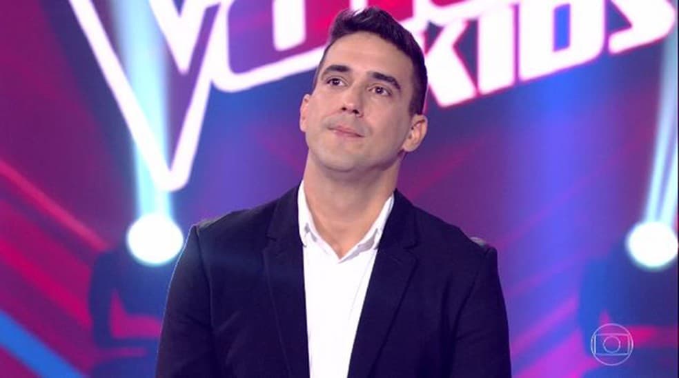 Luto! André Marques desaba no choro ao vivo no The Voice Kids e perda irreparável é anunciada