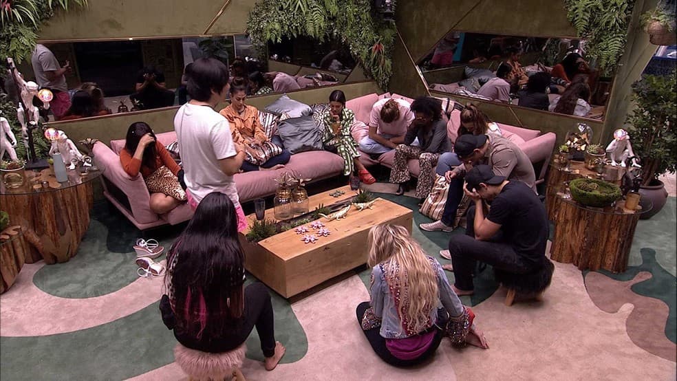 BBB20: Suspeita de gravidez dentro da casa é anunciada e participante pede: "faz o teste"