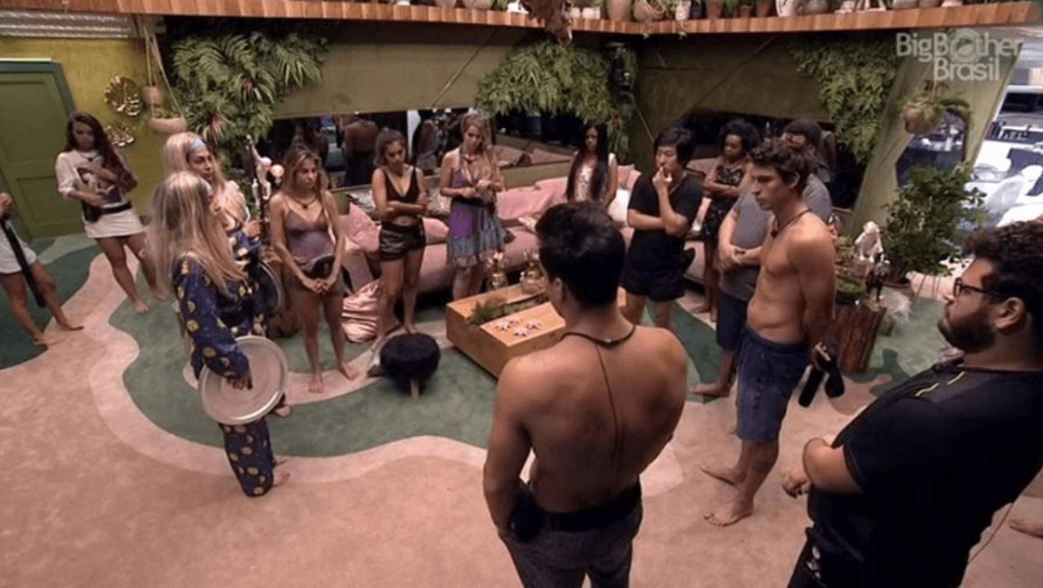 Participantes do BBB20 reunidos (foto: reprodução/Globoplay)