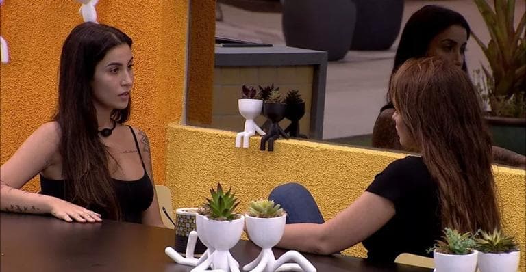 BBB20: Bianca Andrade volta atrás e pede desculpas a Rafa Kalimann após nova briga: "Momento de estresse"