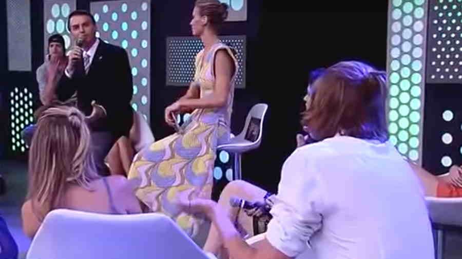 Possível participante do BBB já discutiu feio com Bolsonaro e foi chamado de gay pelo presidente