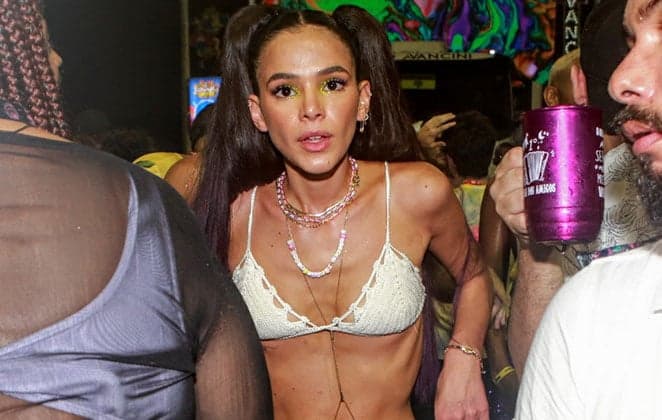 Bruna Marquezine é detonada por conta de magreza e rebate: "Postar foto com meu exame de sangue''