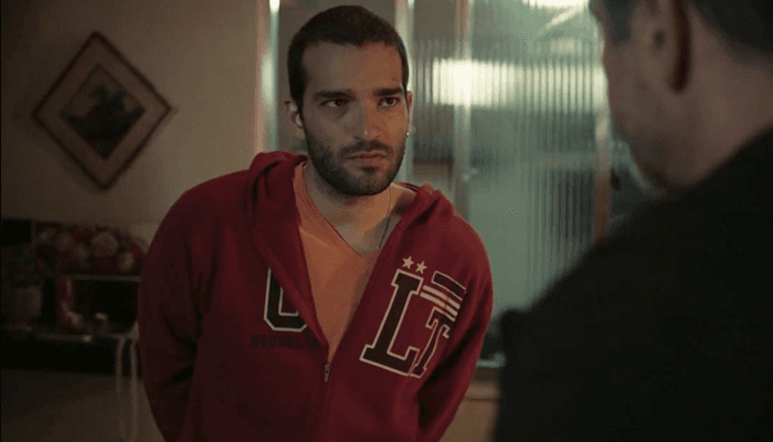 Amor de Mãe: Sandro tem crime descoberto e Raul surpreende com reação
