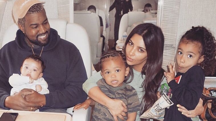 Kim Kardashian diz que filho caçula é a reencarnação de seu falecido pai: "Meu pai"