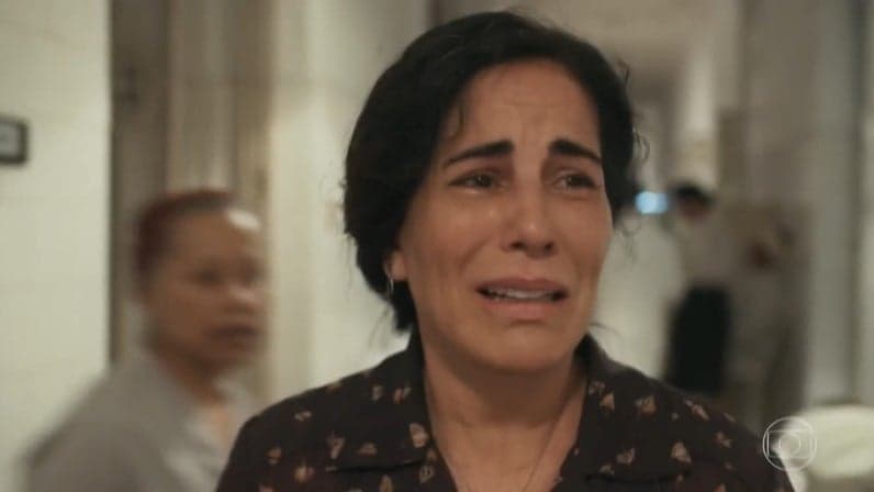 Éramos Seis: Lola tem briga feia com Isabel, sofre humilhação e chora a desgraça da filha